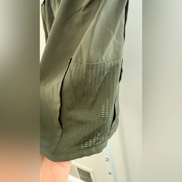 Reebok’s Olive Green Women's Shorts relaxed fit new with tags size XXL - Picture 3 of 4